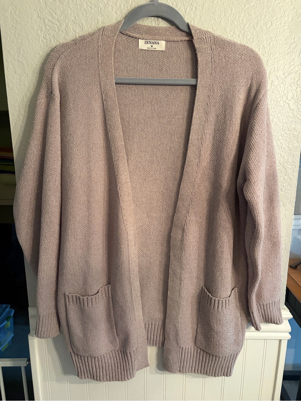 Ladies open -front cardigan sweater very soft and not bulky size M. NNT